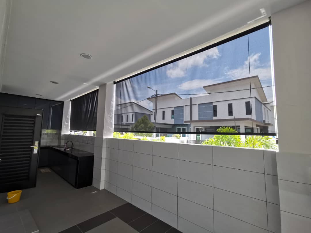 OUTDOOR ROLLER BLINDS